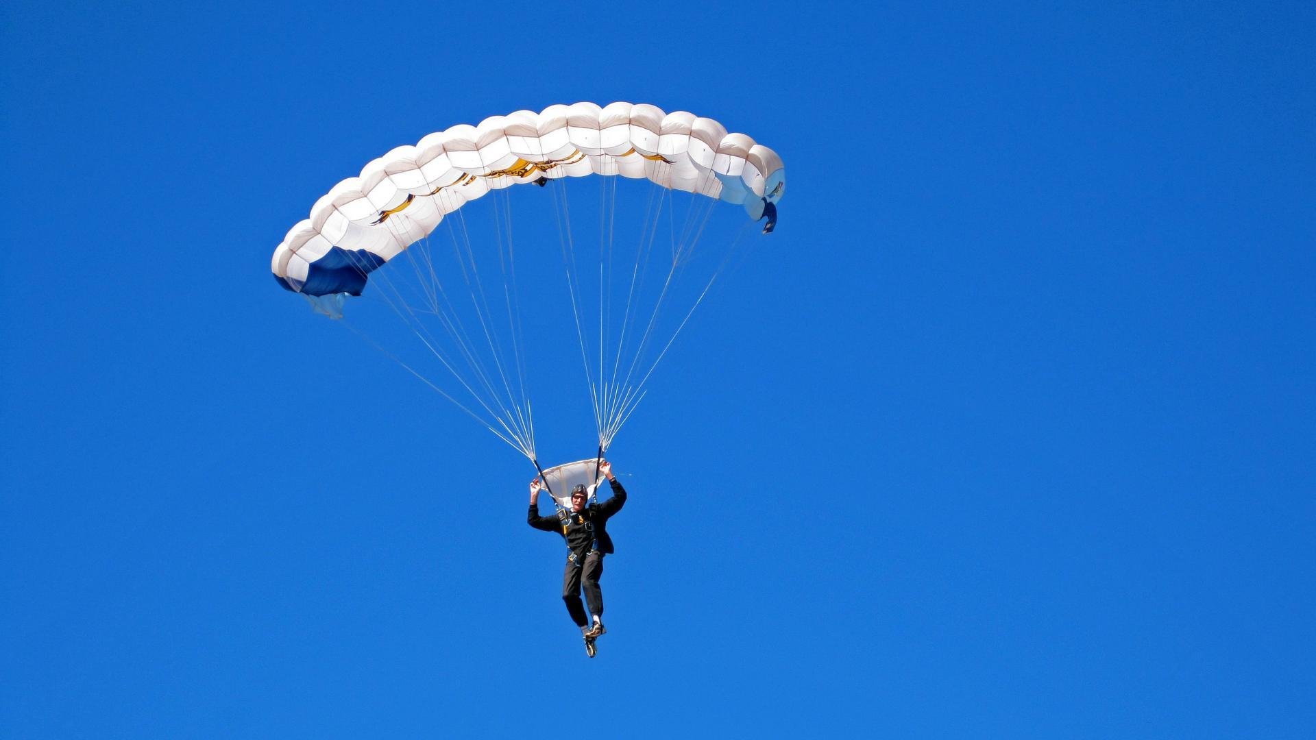 英格兰男子橄榄球队引领橄榄球潮流，英国橄榄球联赛