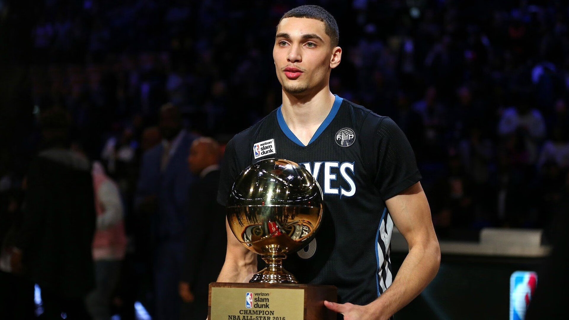 詹姆斯不复出湖人更强！他和东契奇联手胜率才65%，没他胜率却78%，詹姆斯打爆东契奇