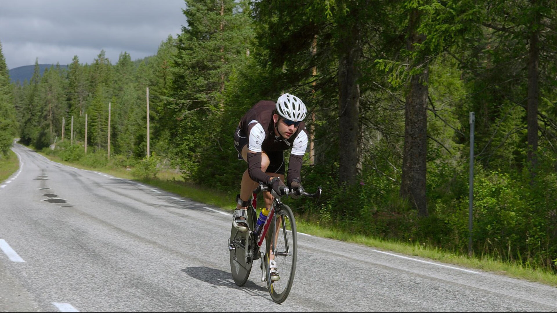 成都西南大学招聘现场解释考生跑步原因，西南大学 运动员